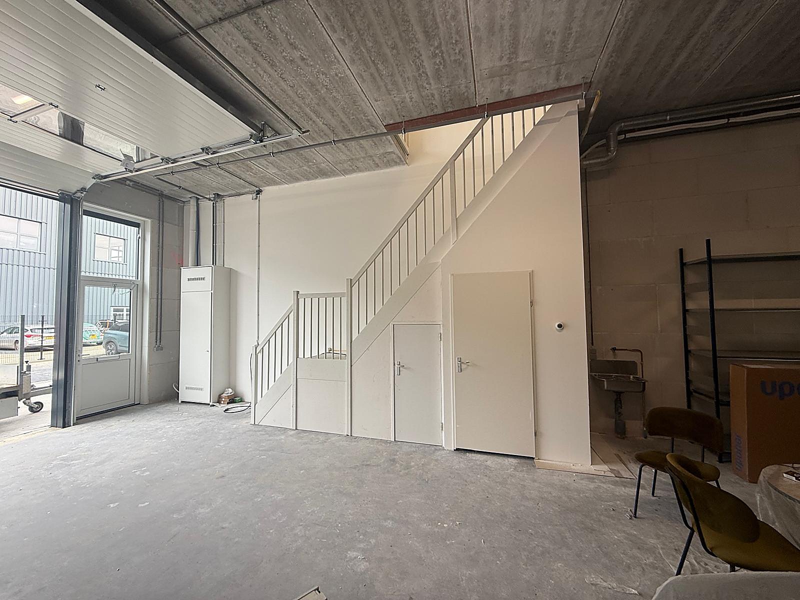 Afbouw bedrijfsruimte Oosterhout — foto 3